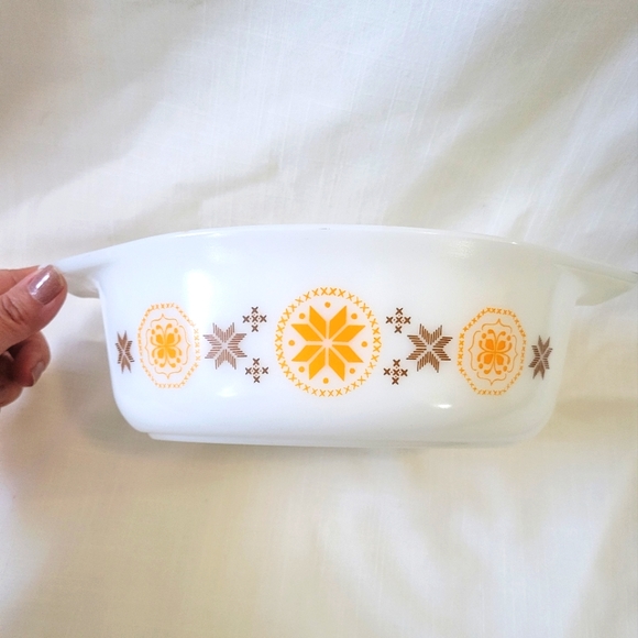Vintage Town and Country #043 1 1/2 QT. Pyrex Casserole Dish - Picture 5 of 8